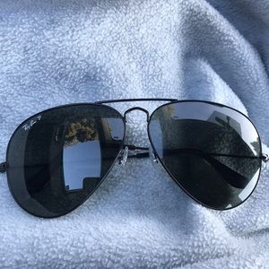 Ray bans aviator!